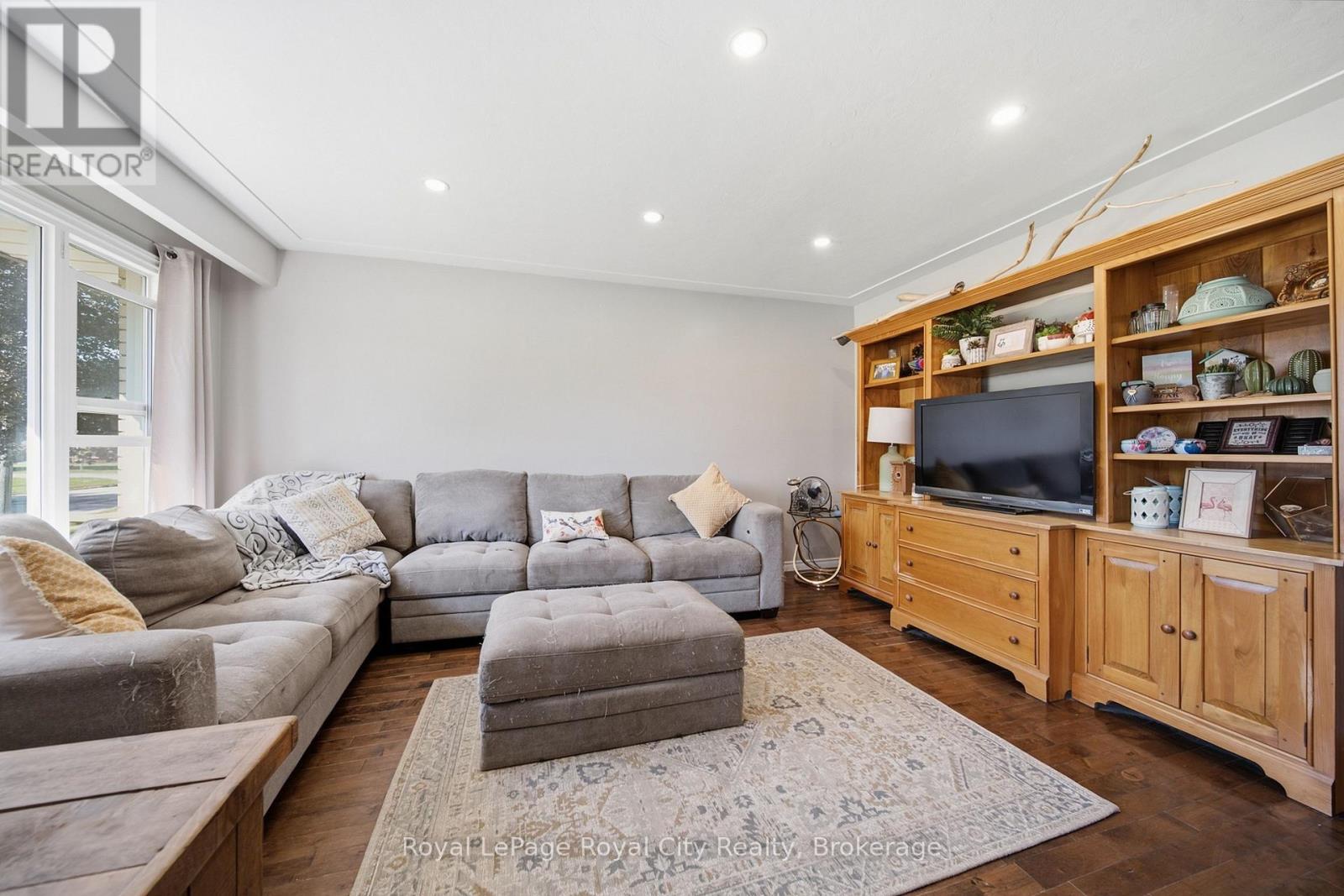 164 WAVERLEY DRIVE - 4