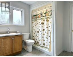 8 Standish Street, West Amherst, NS B4H3Y4 Photo 31
