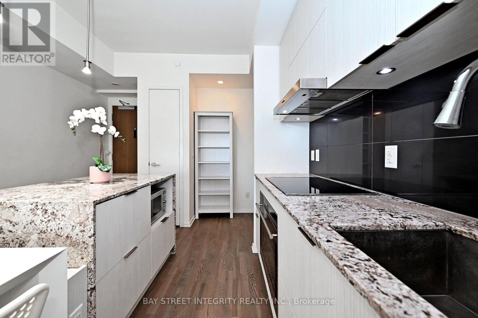 #1512 1 BLOOR STREET E - 15