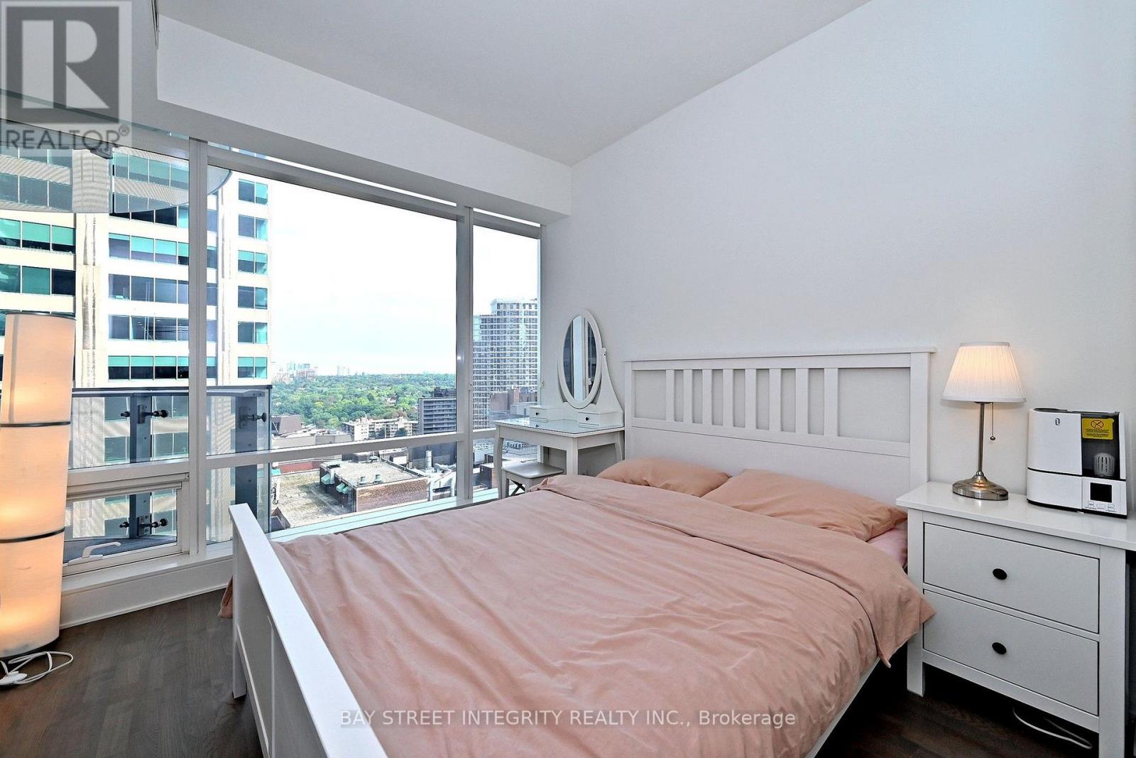 #1512 1 BLOOR STREET E - 18
