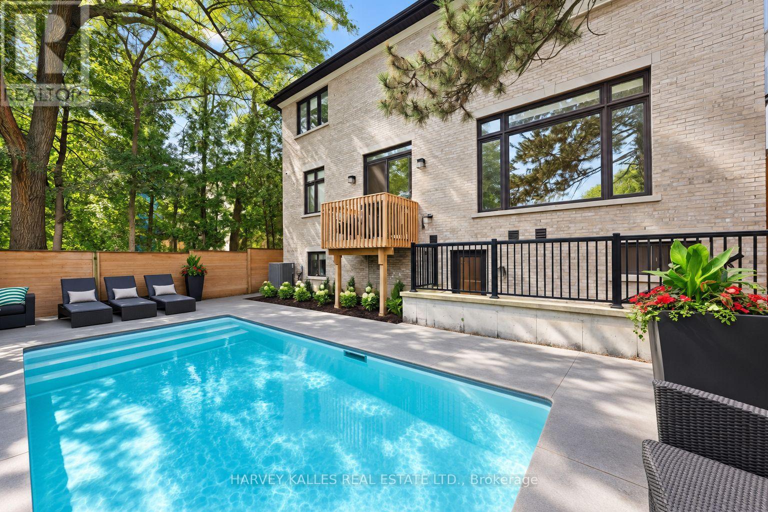 523 VESTA DRIVE - 43