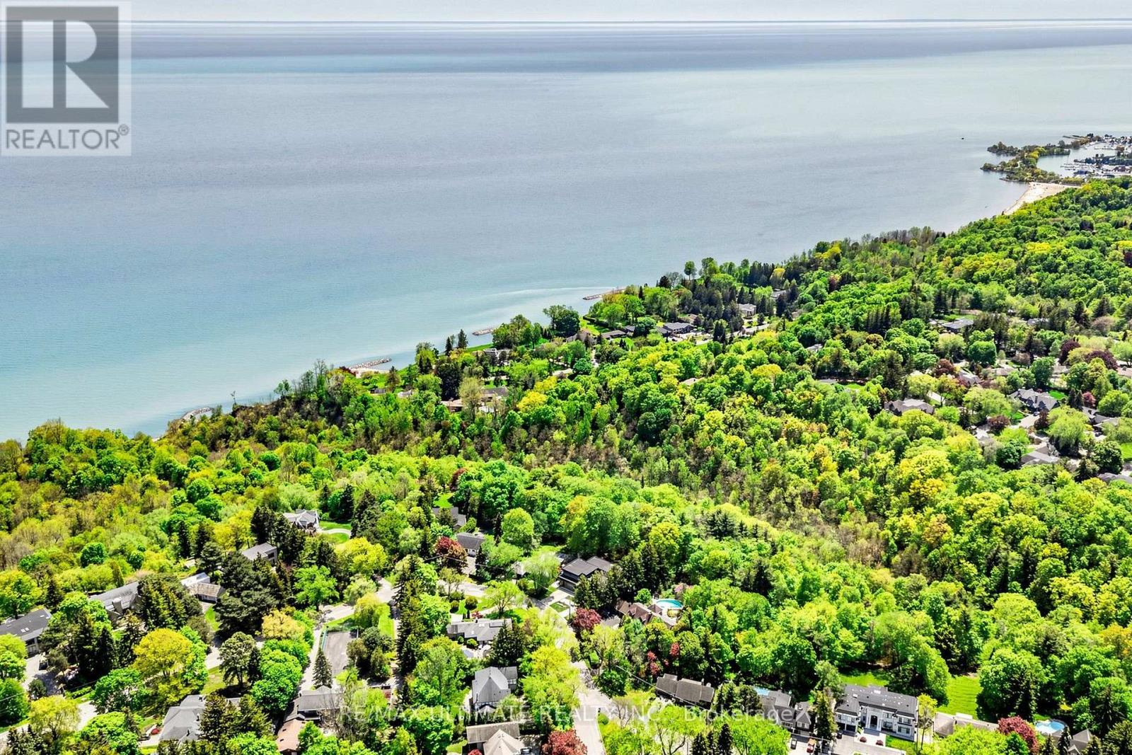 25 BELLEHAVEN CRESCENT - 1