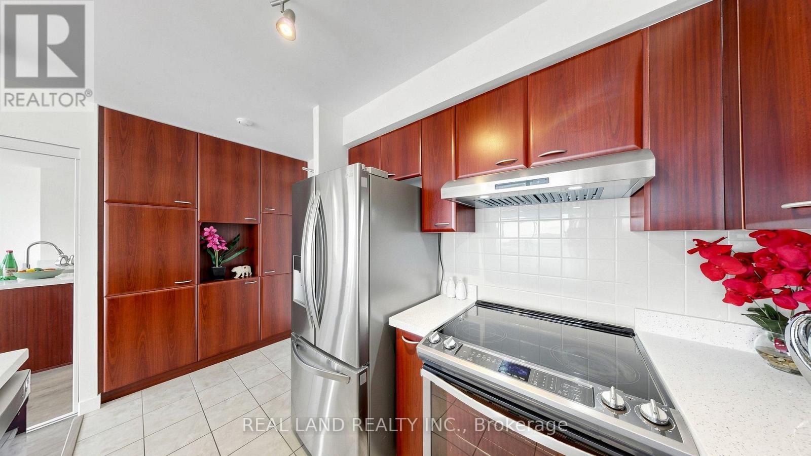 #1809 38 LEE CENTRE DRIVE - 18