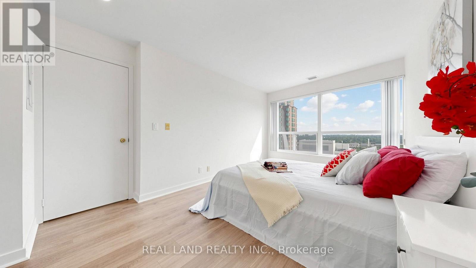 #1809 38 LEE CENTRE DRIVE - 25