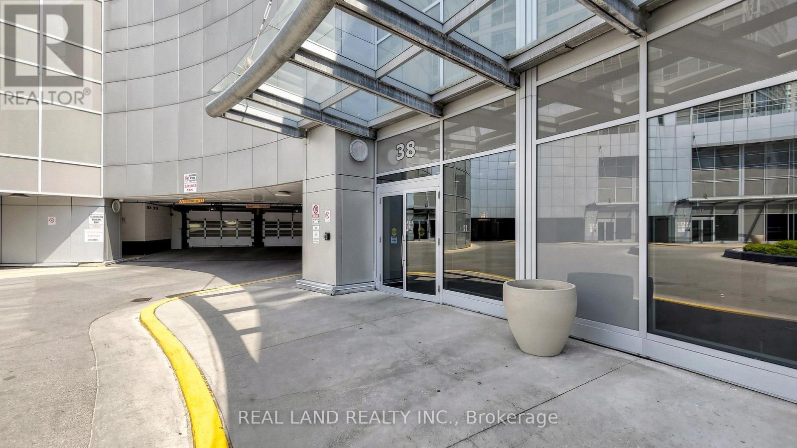 #1809 38 LEE CENTRE DRIVE - Image 5