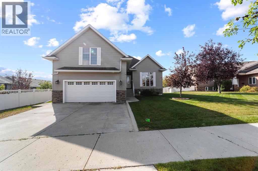 5605 28 Avenue - 1