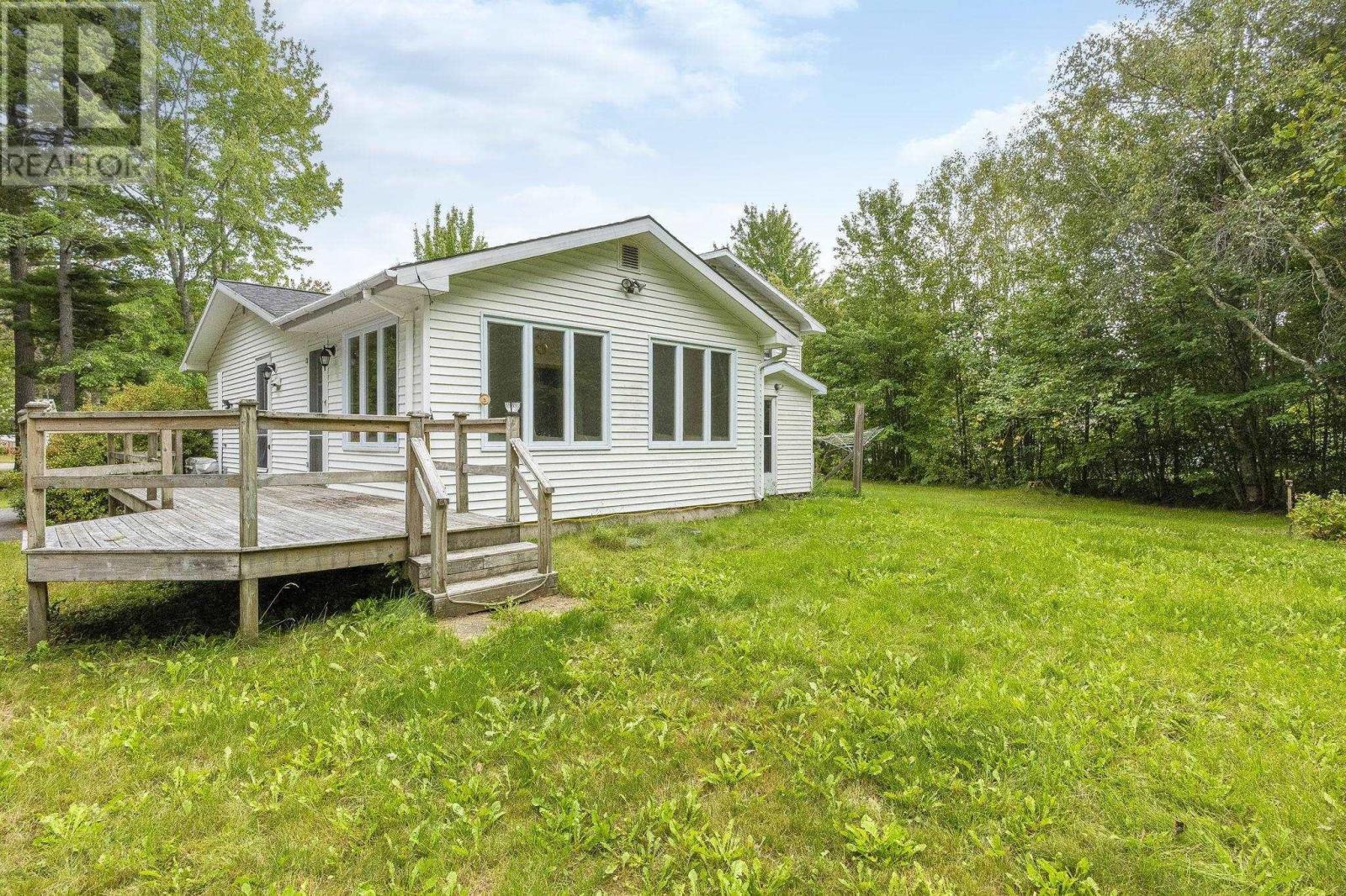 251 Hall Road, South Greenwood — photo 3