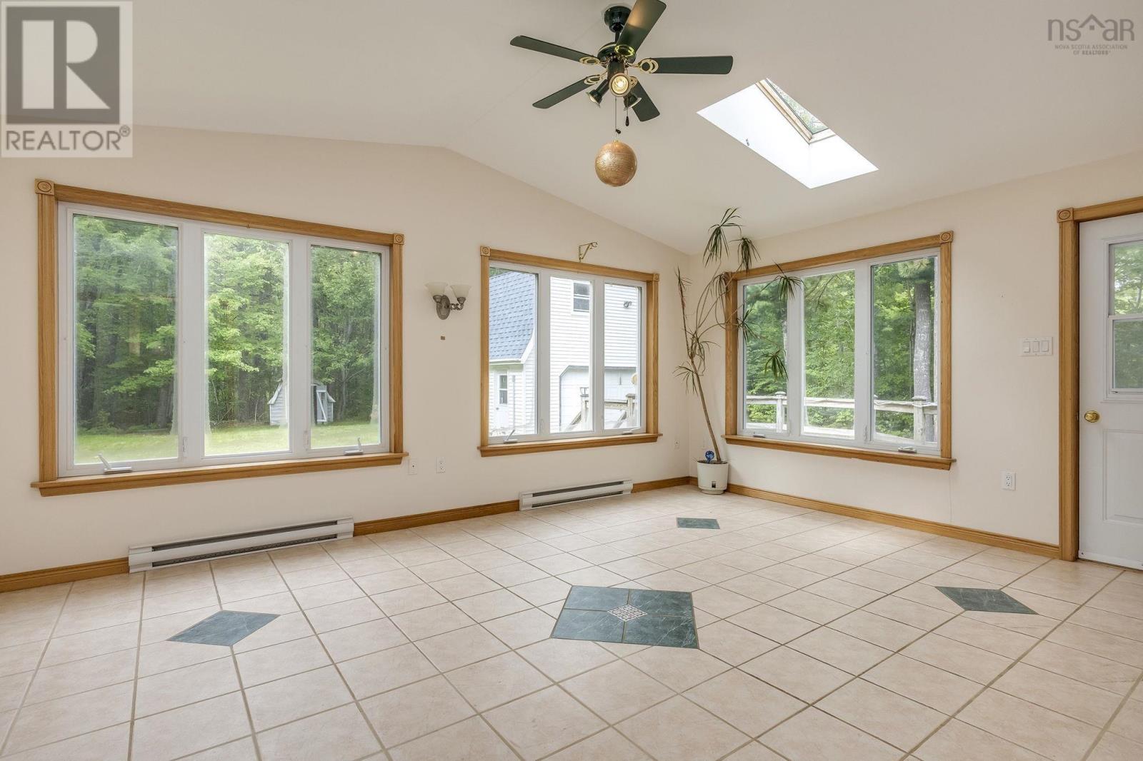 251 Hall Road, South Greenwood — photo 8