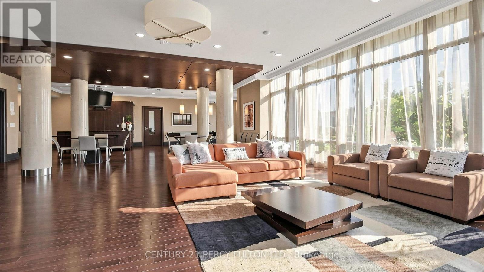 #102 57 UPPER DUKE CRESCENT - Image 38