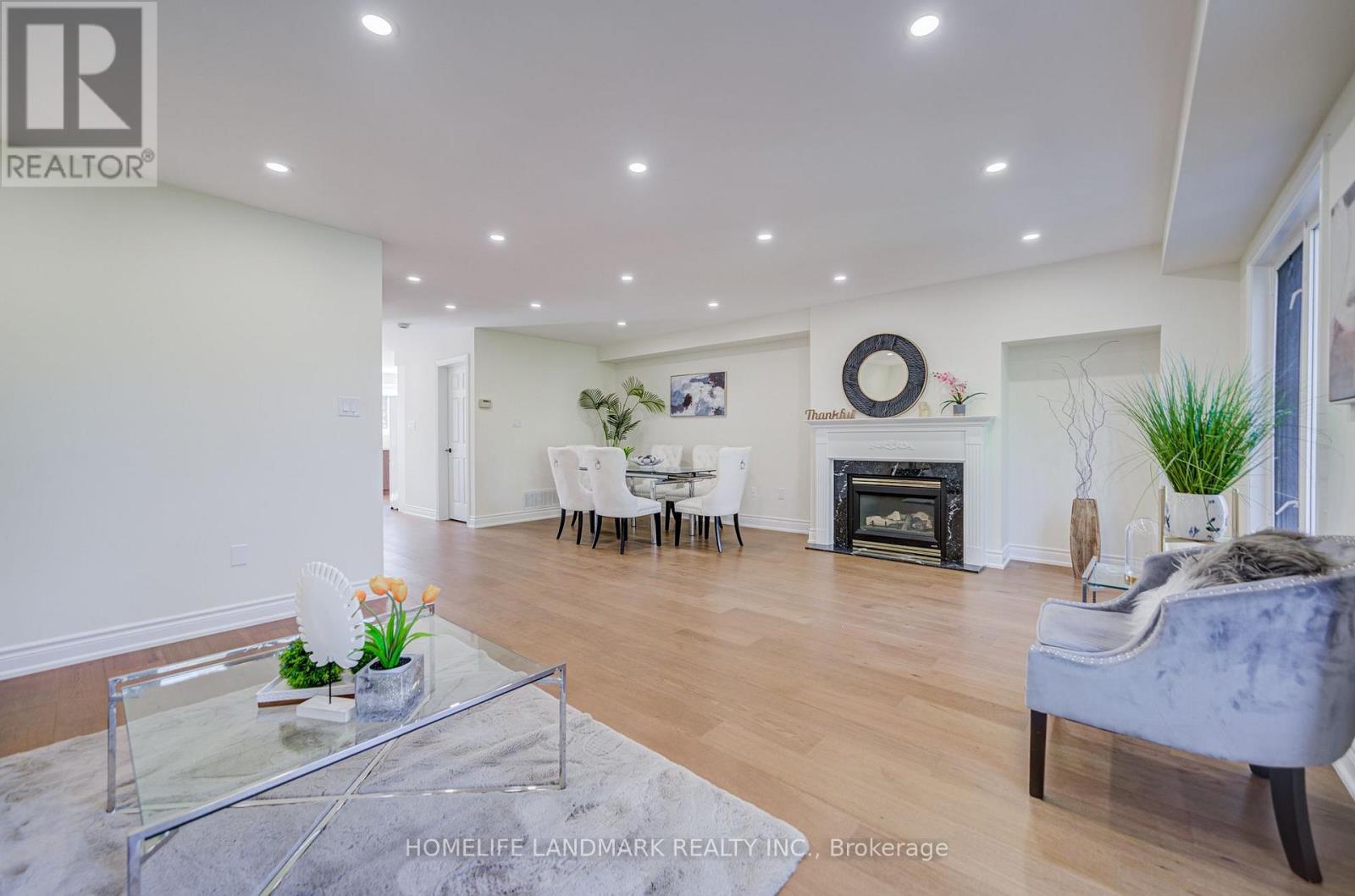 178 LEITCHCROFT CRESCENT - 37