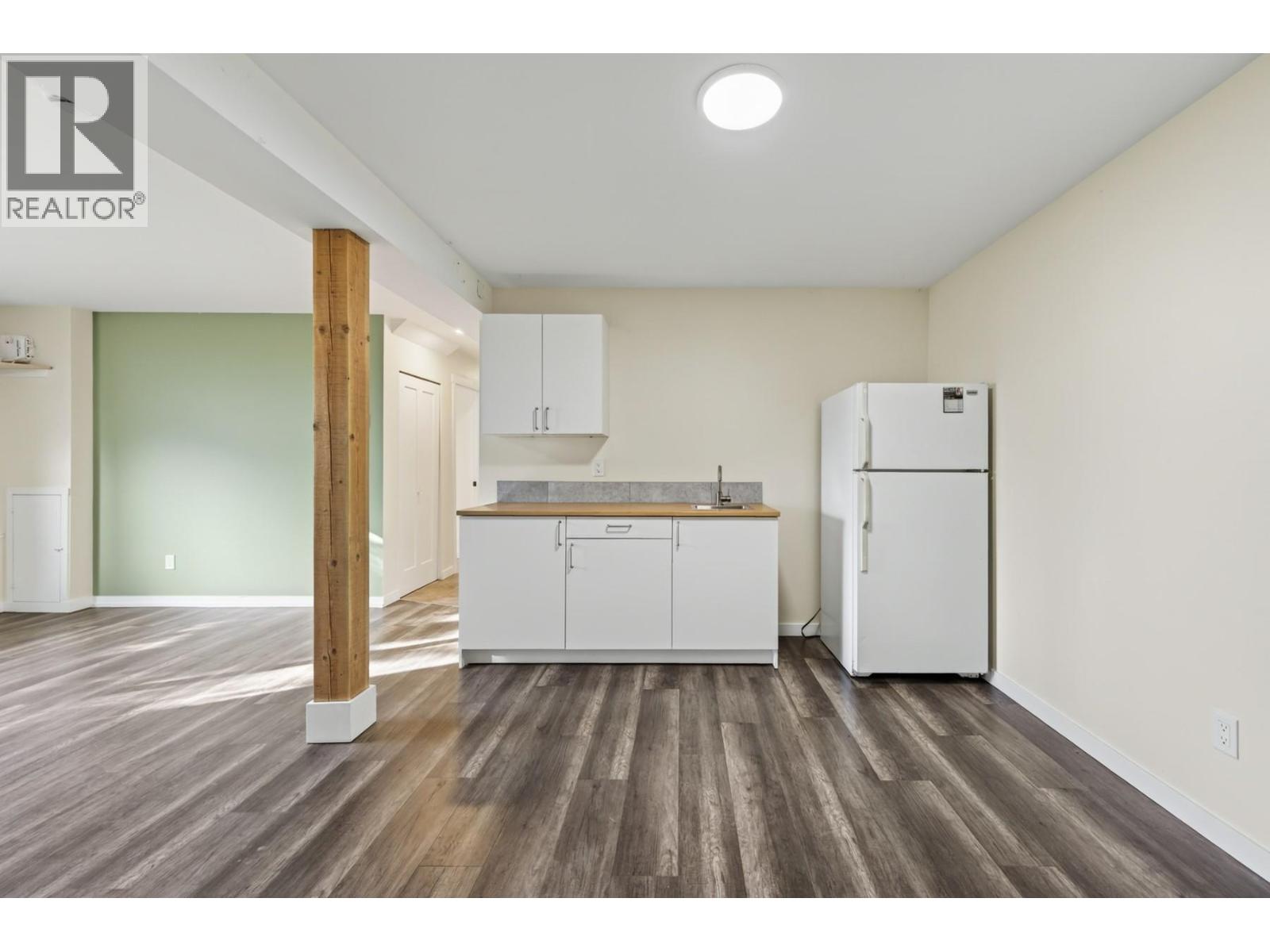 677 Columbia Street - 28