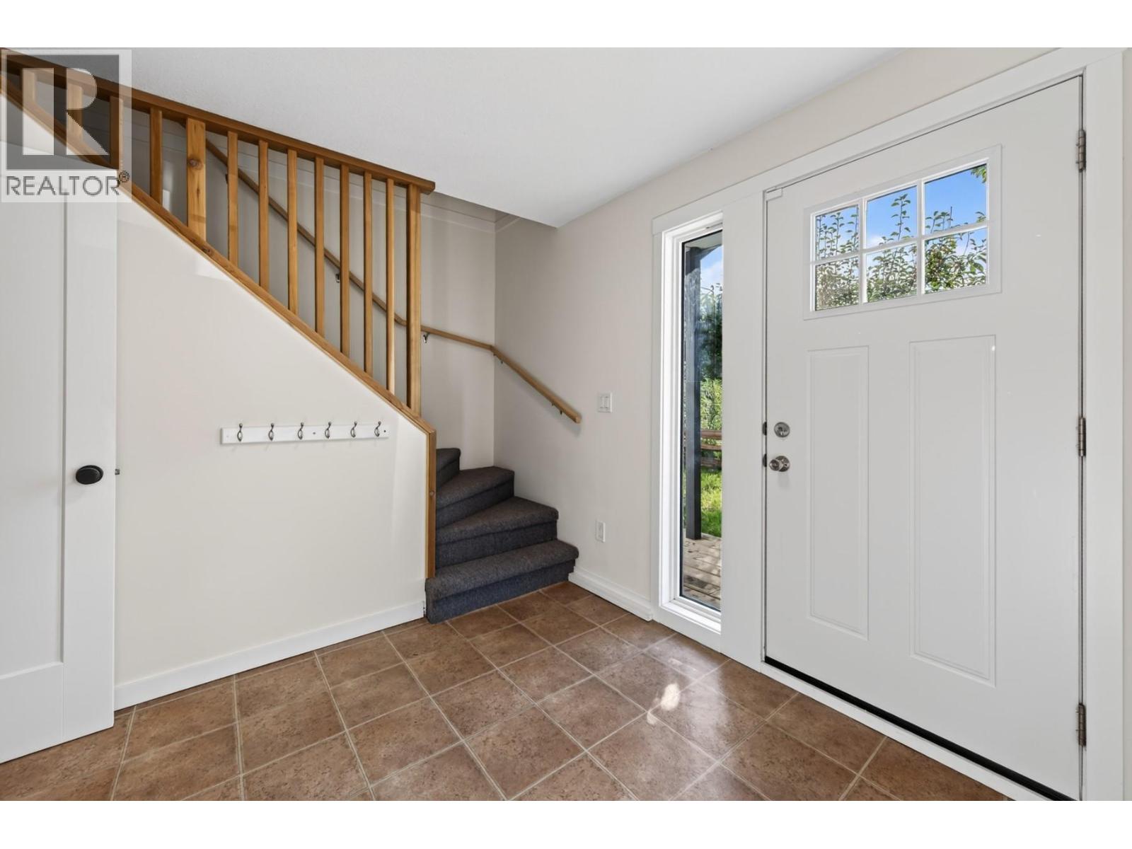677 Columbia Street - Image 6