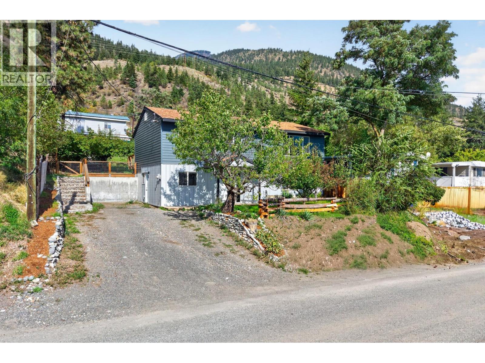 677 Columbia Street - Image 37