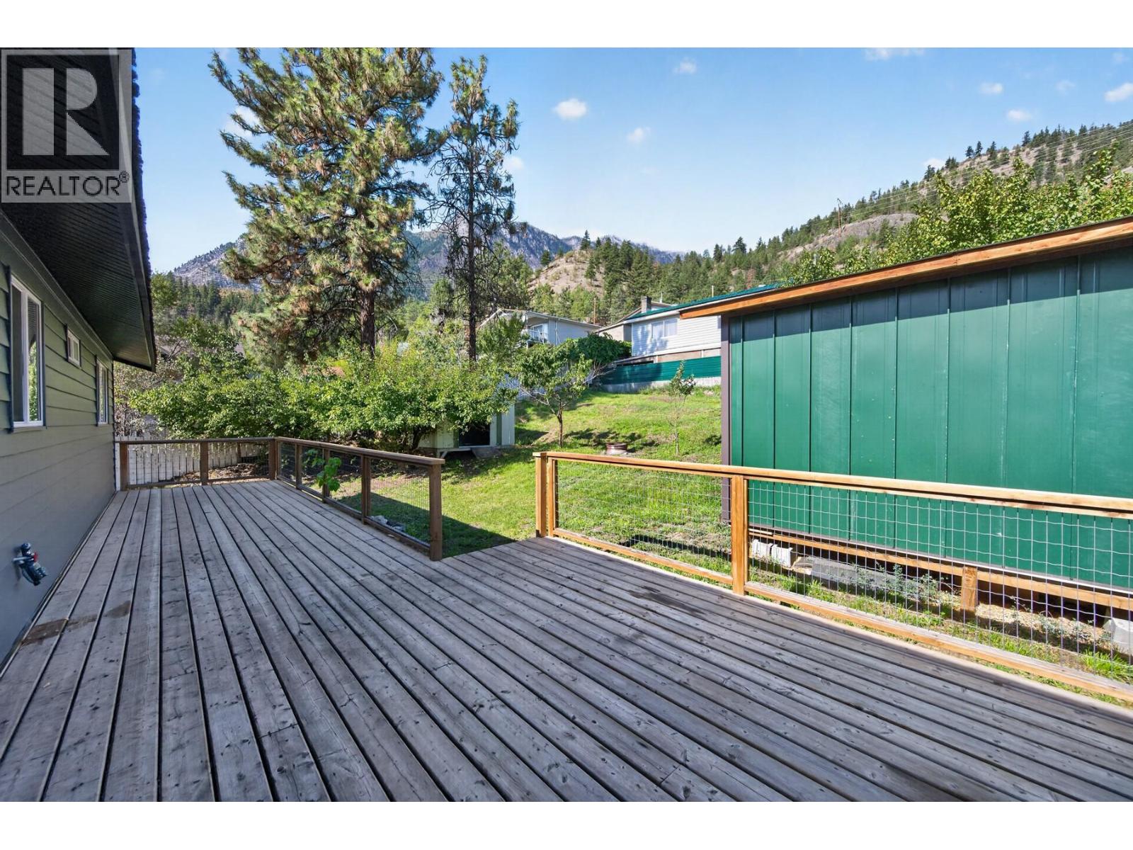677 Columbia Street - Image 41