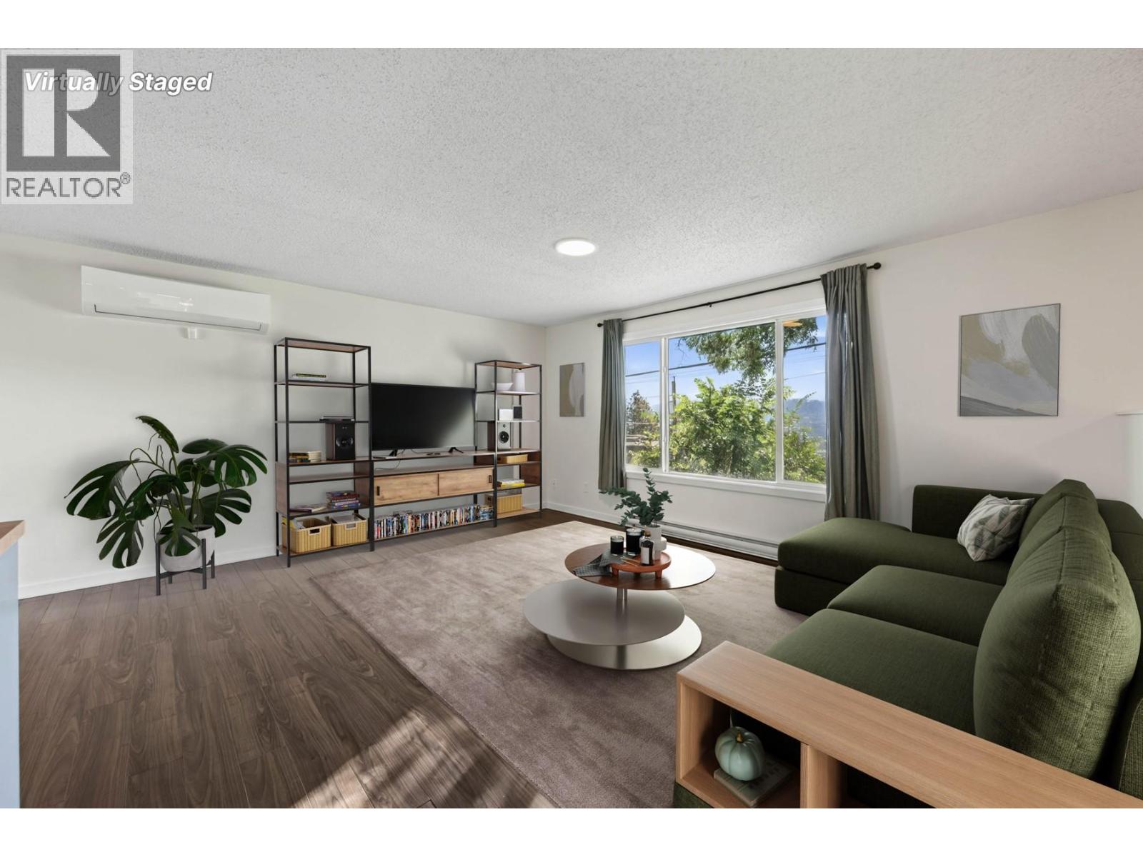 677 Columbia Street - Image 17