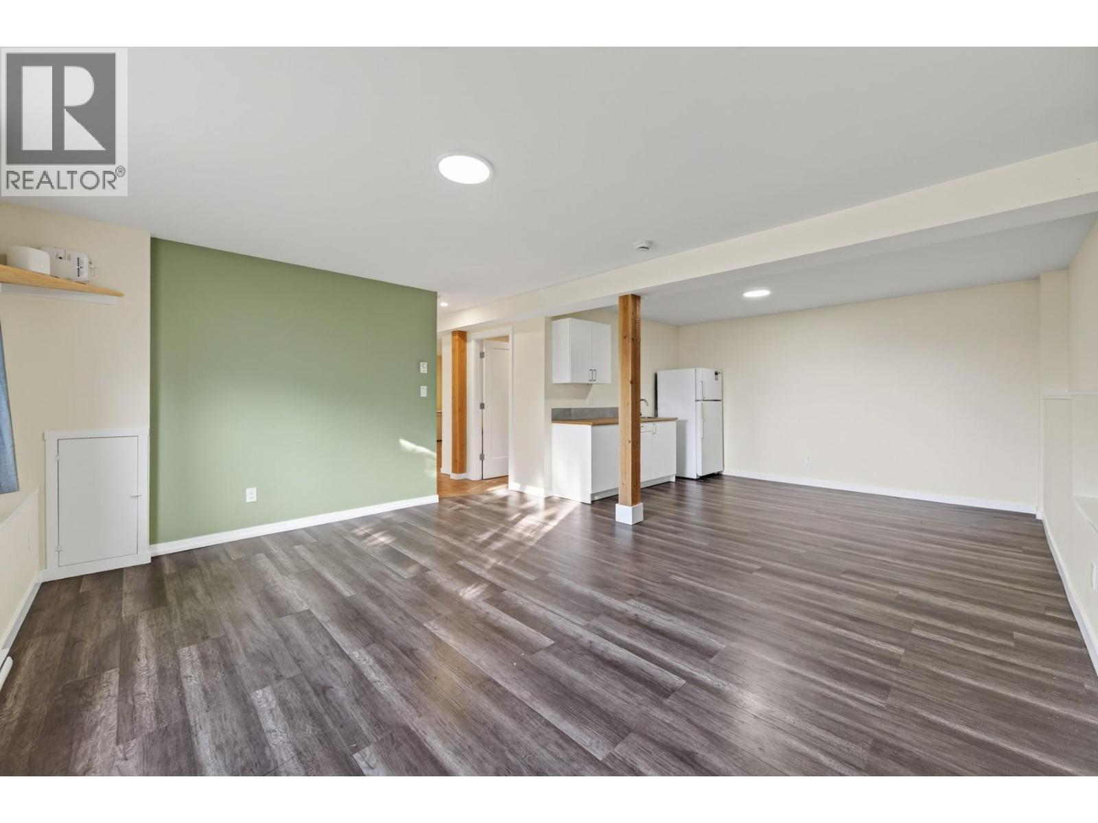 677 Columbia Street - 27