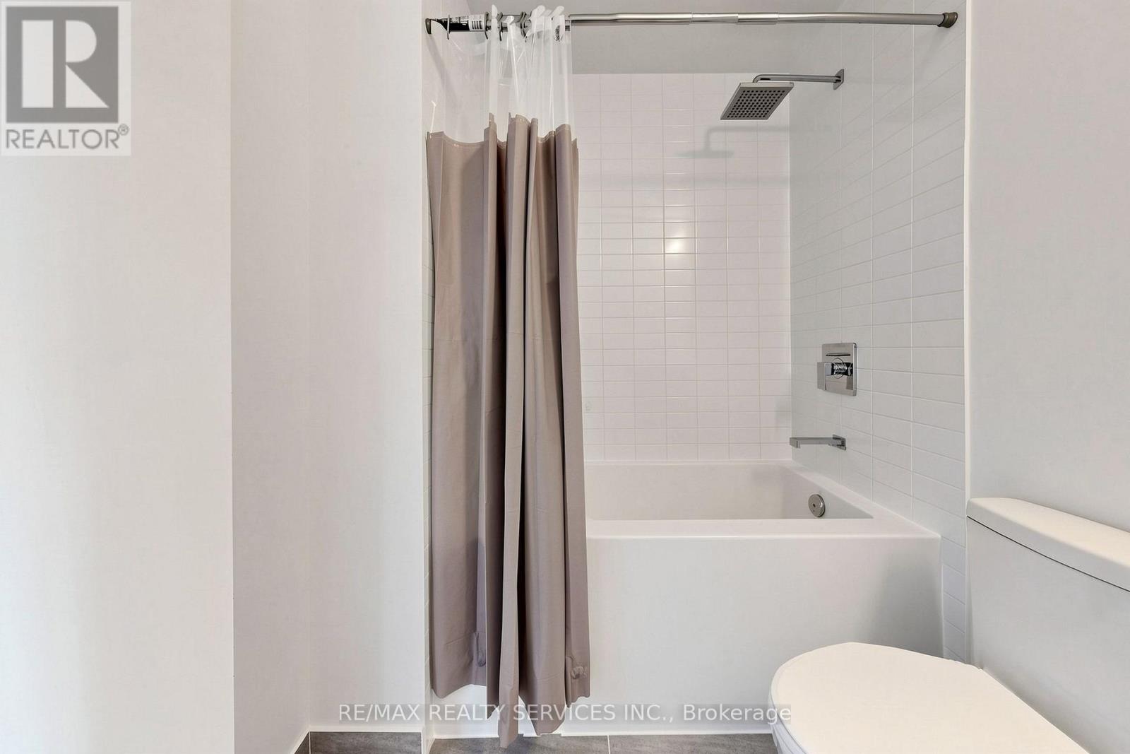#511 2489 TAUNTON ROAD - Image 26