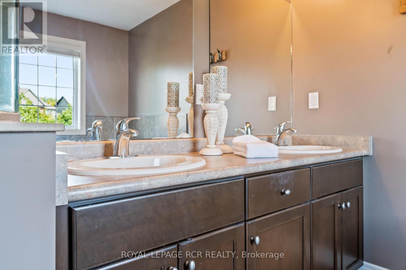 170 ELAINE DRIVE - Image 28