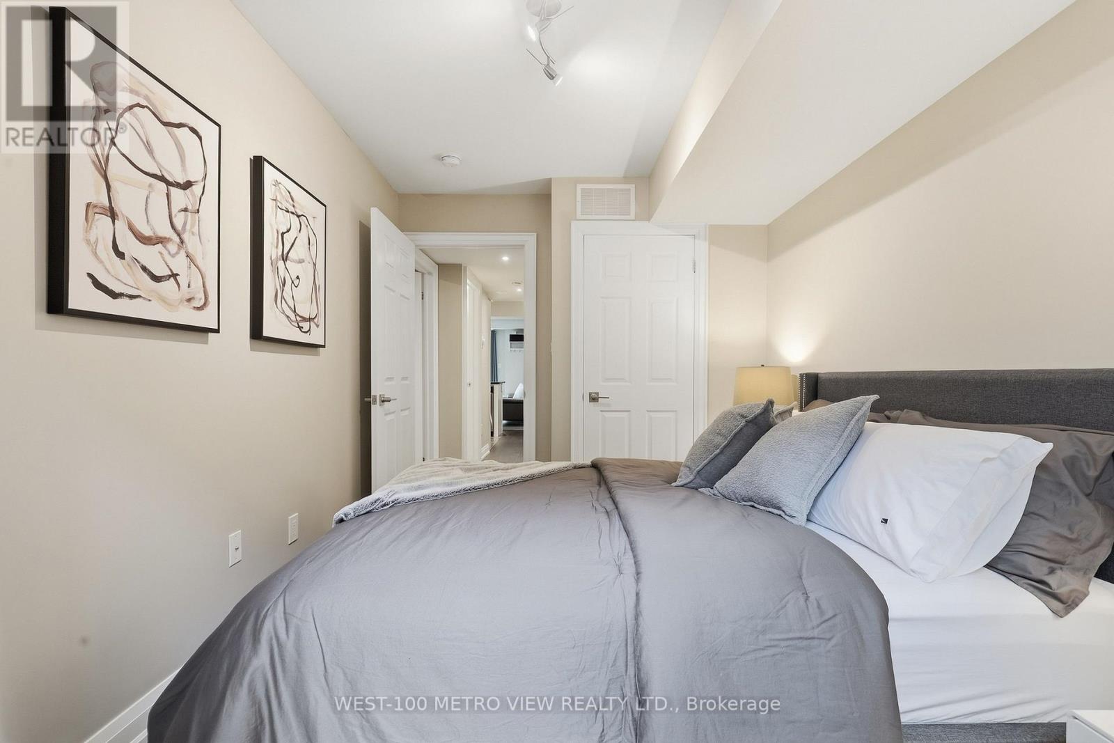 #102 3 APPLEWOOD LANE - 12