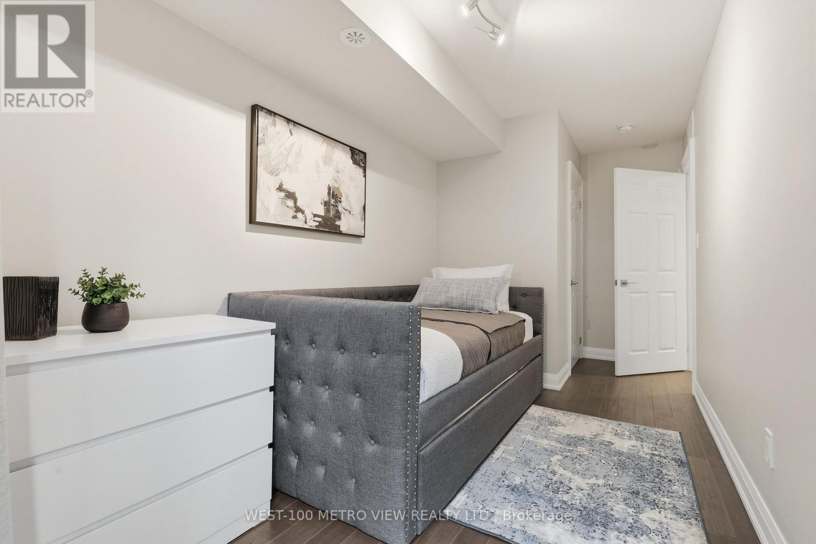 #102 3 APPLEWOOD LANE - Image 13