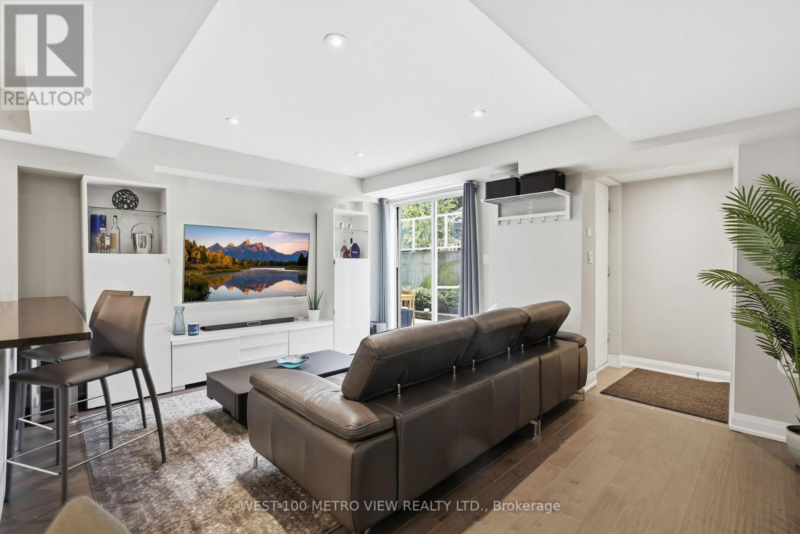 #102 3 APPLEWOOD LANE - 3