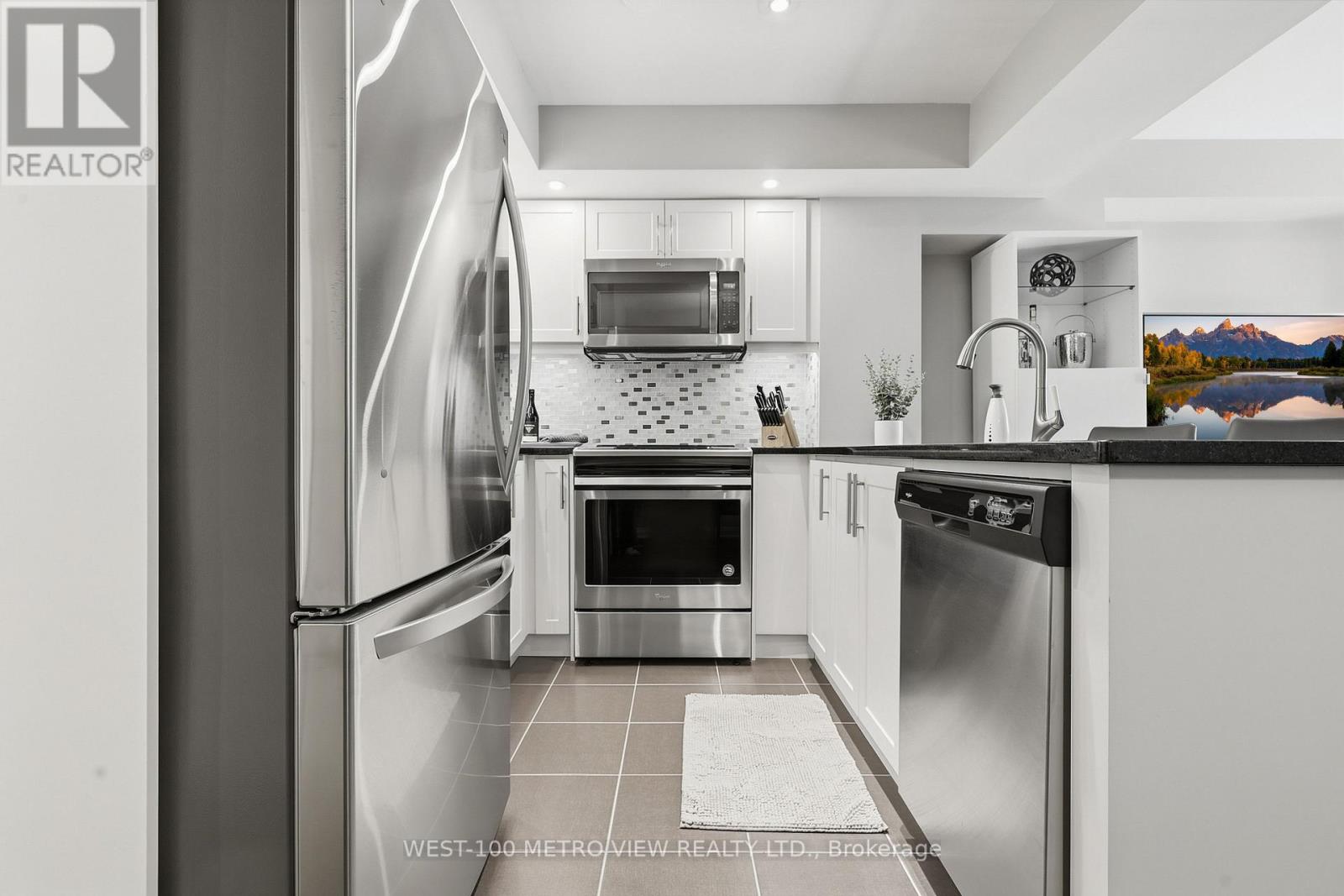 #102 3 APPLEWOOD LANE - Image 7