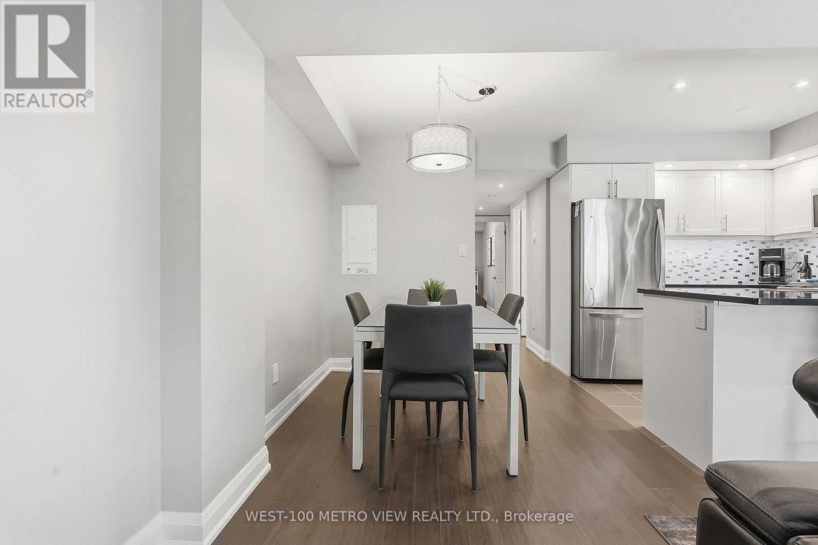 #102 3 APPLEWOOD LANE - Image 8