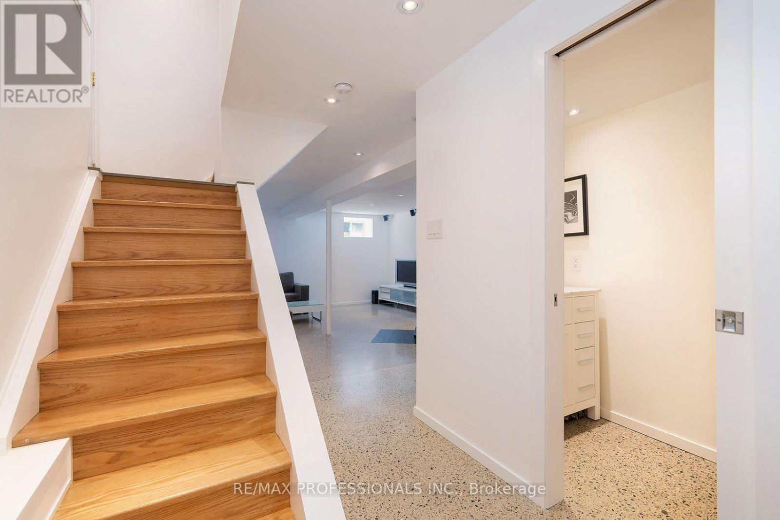 15 IDYLLWOOD CRESCENT - Image 18