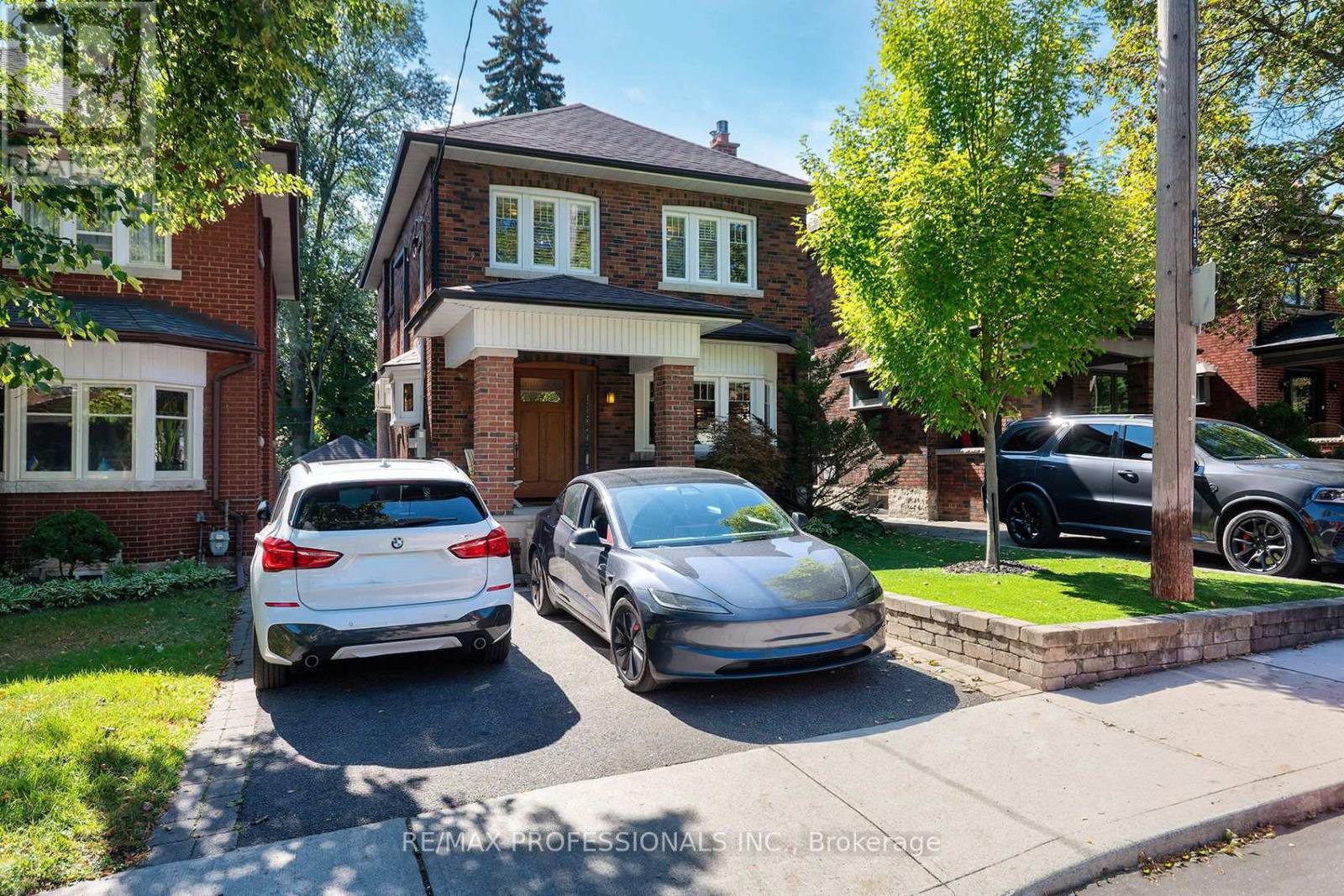 15 IDYLLWOOD CRESCENT - 27