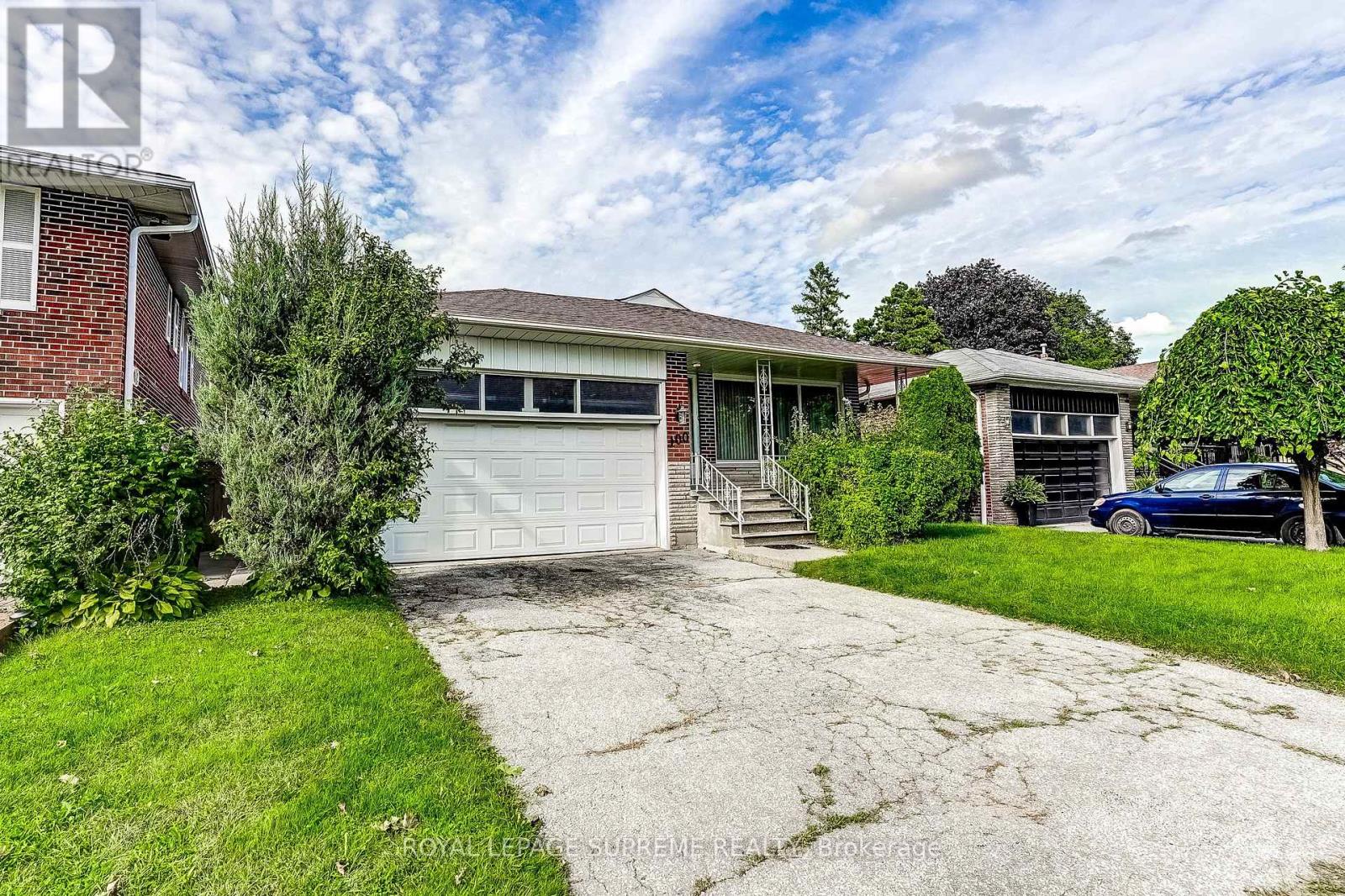 100 SUMMITCREST DRIVE - 2