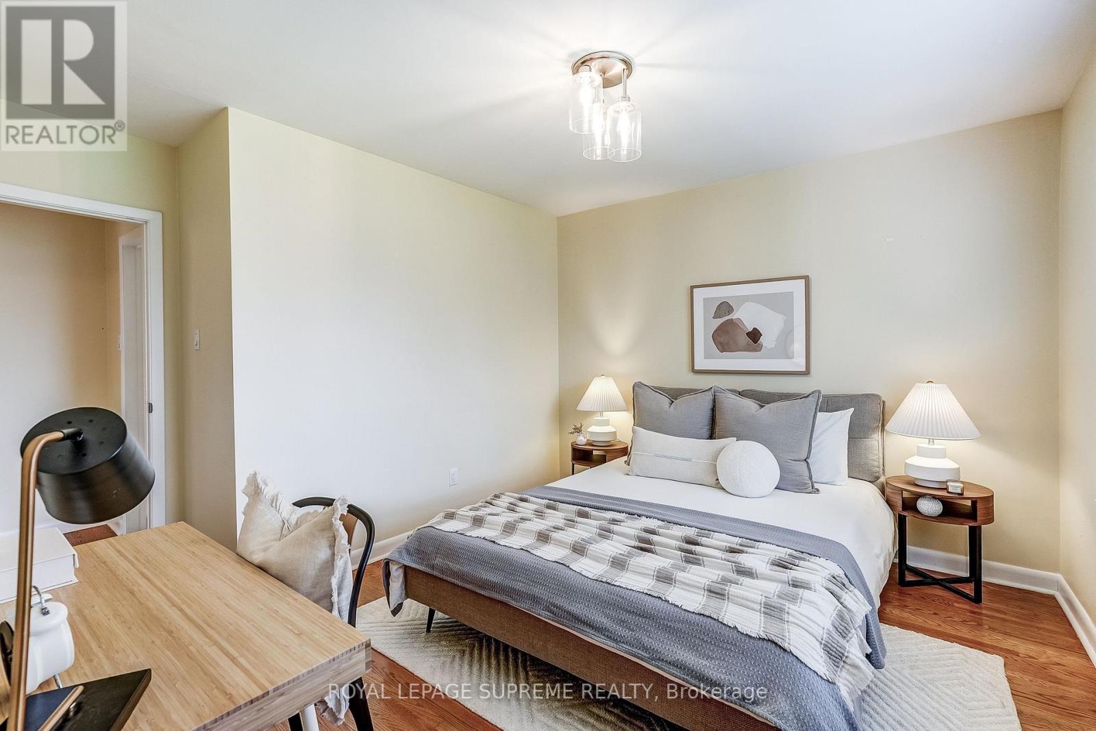 100 SUMMITCREST DRIVE - 32