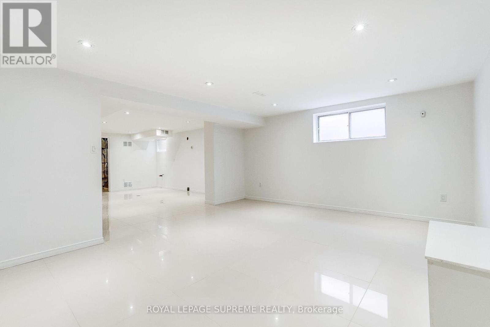 100 SUMMITCREST DRIVE - 37