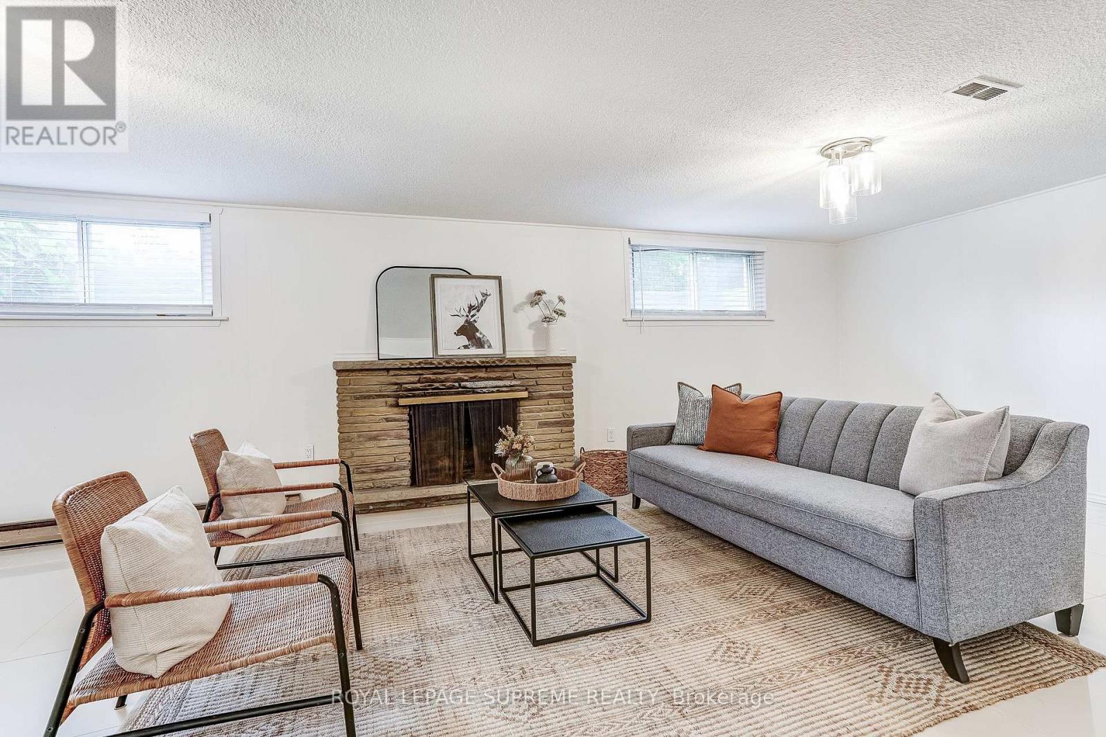 100 SUMMITCREST DRIVE - 43