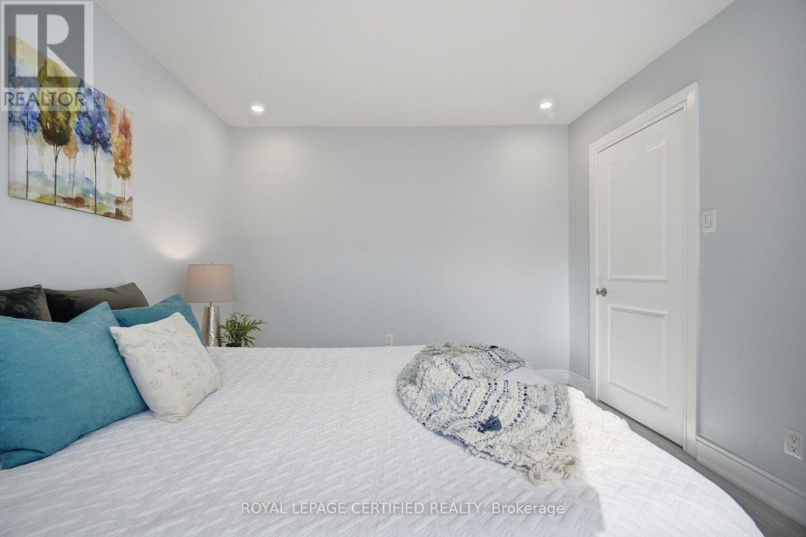 1019 OGDEN AVENUE - 26