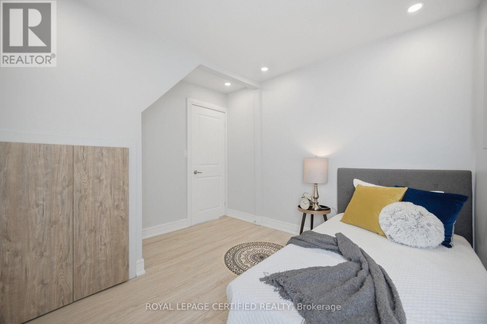 1019 OGDEN AVENUE - 29