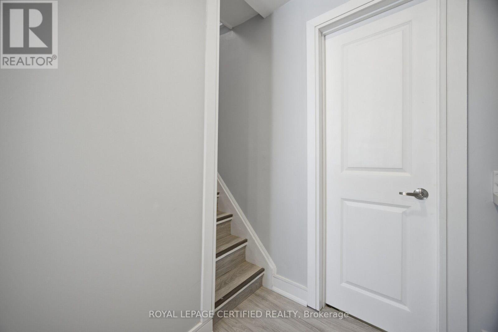 1019 OGDEN AVENUE - 33