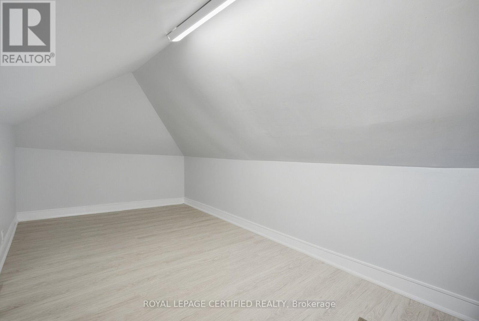 1019 OGDEN AVENUE - 36