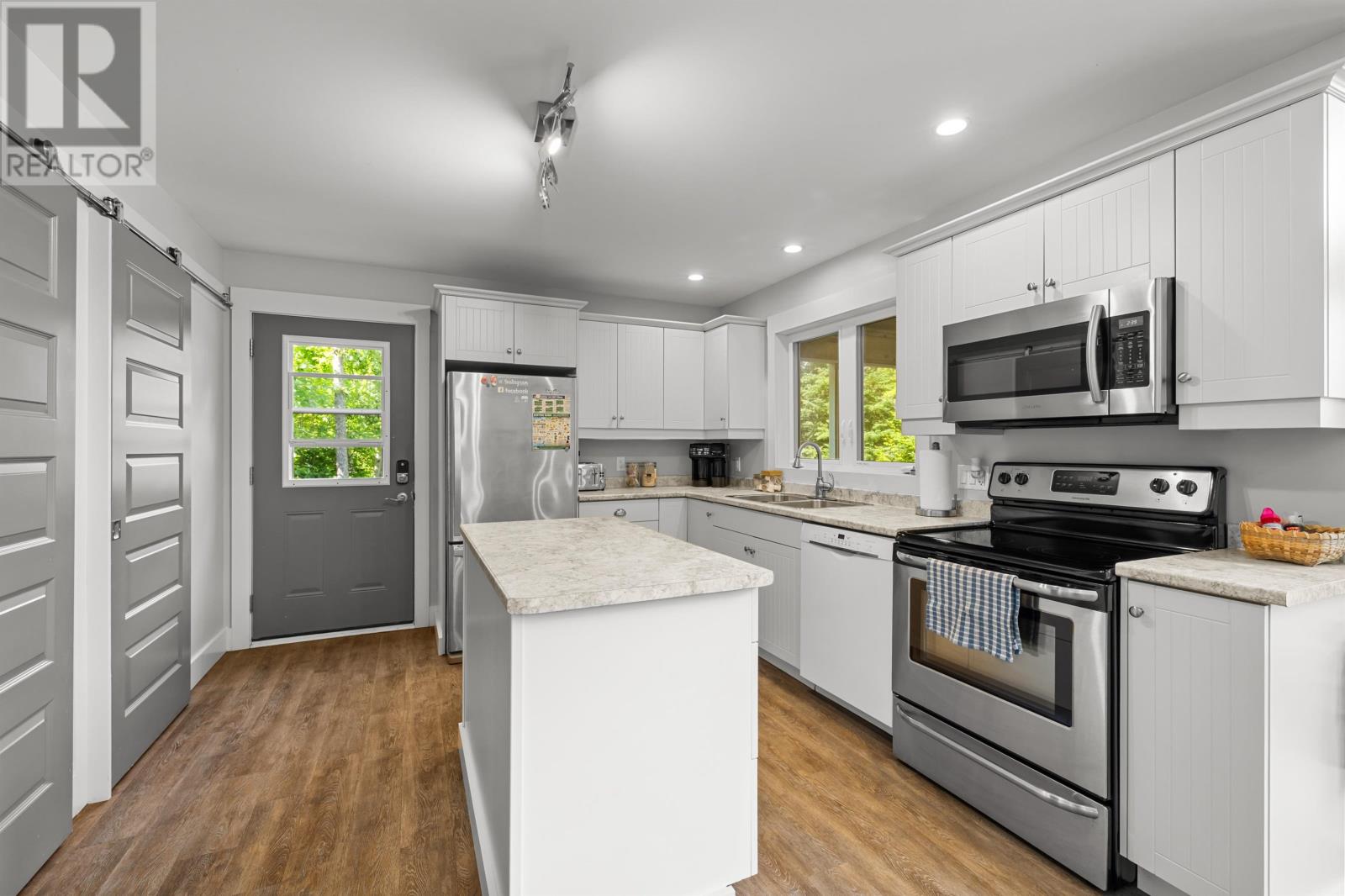 4159 Route 20, Seaview — photo 2