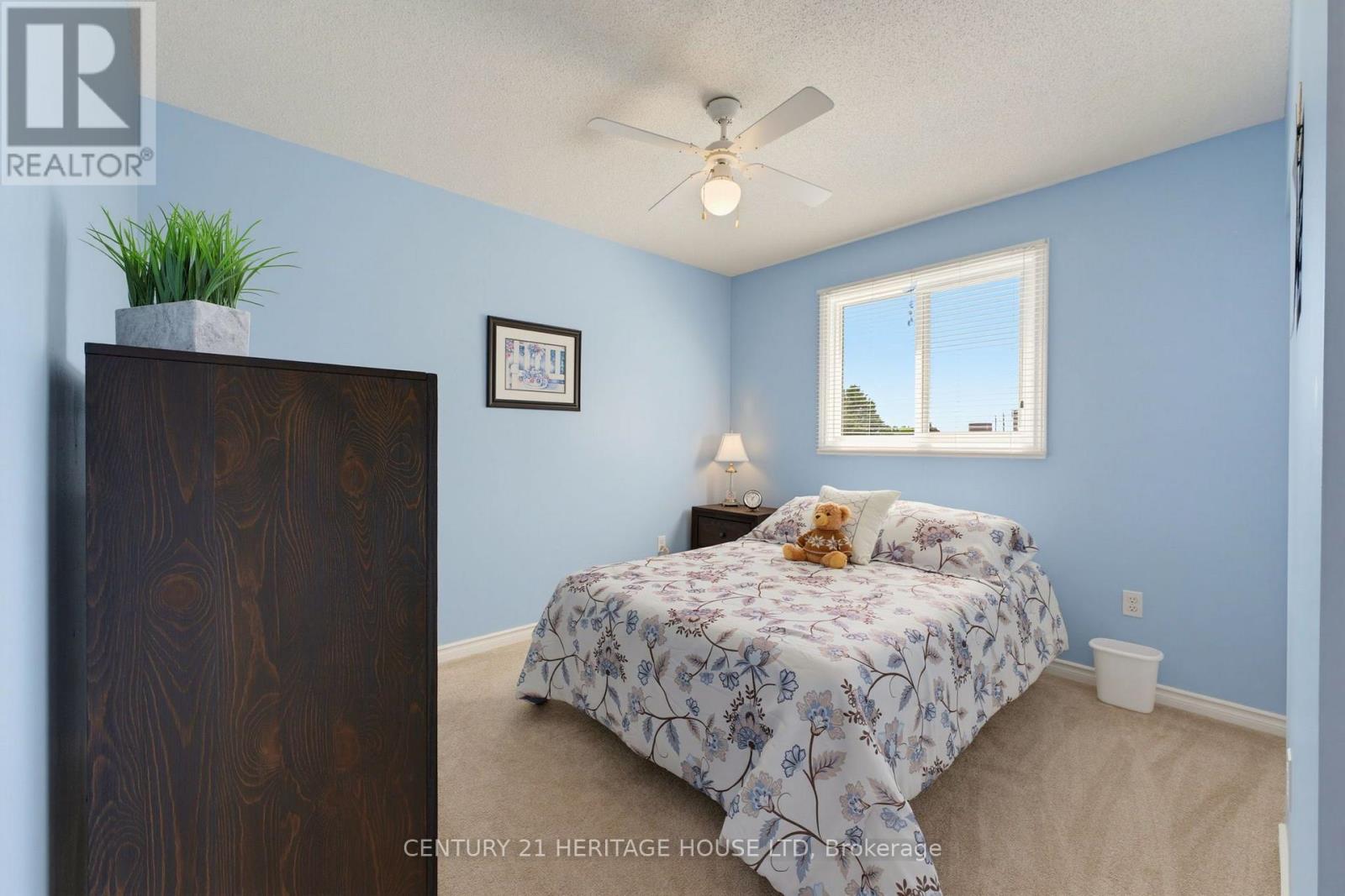 42 BUCHANAN CRESCENT - 12