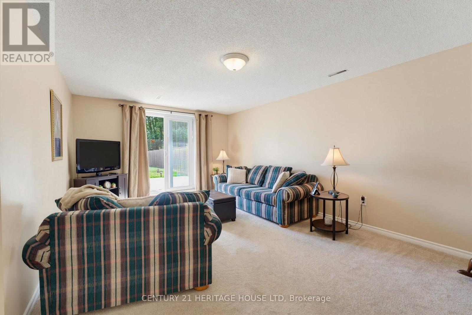 42 BUCHANAN CRESCENT - 15