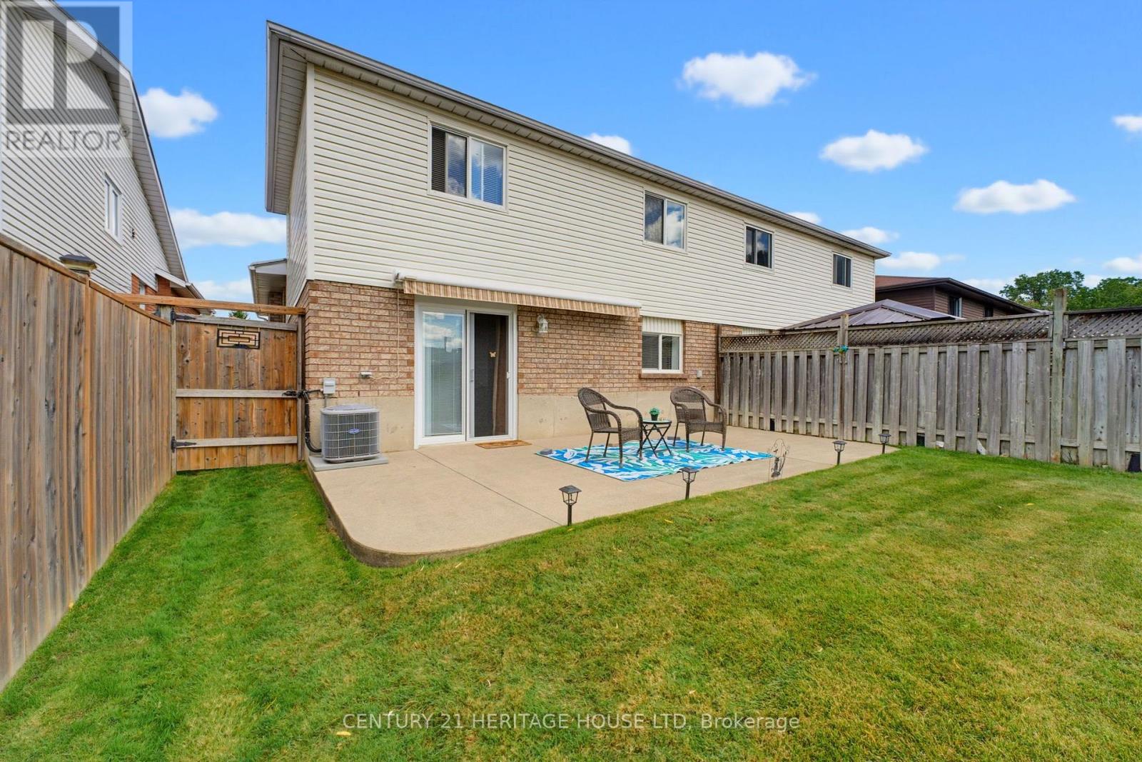 42 BUCHANAN CRESCENT - 23