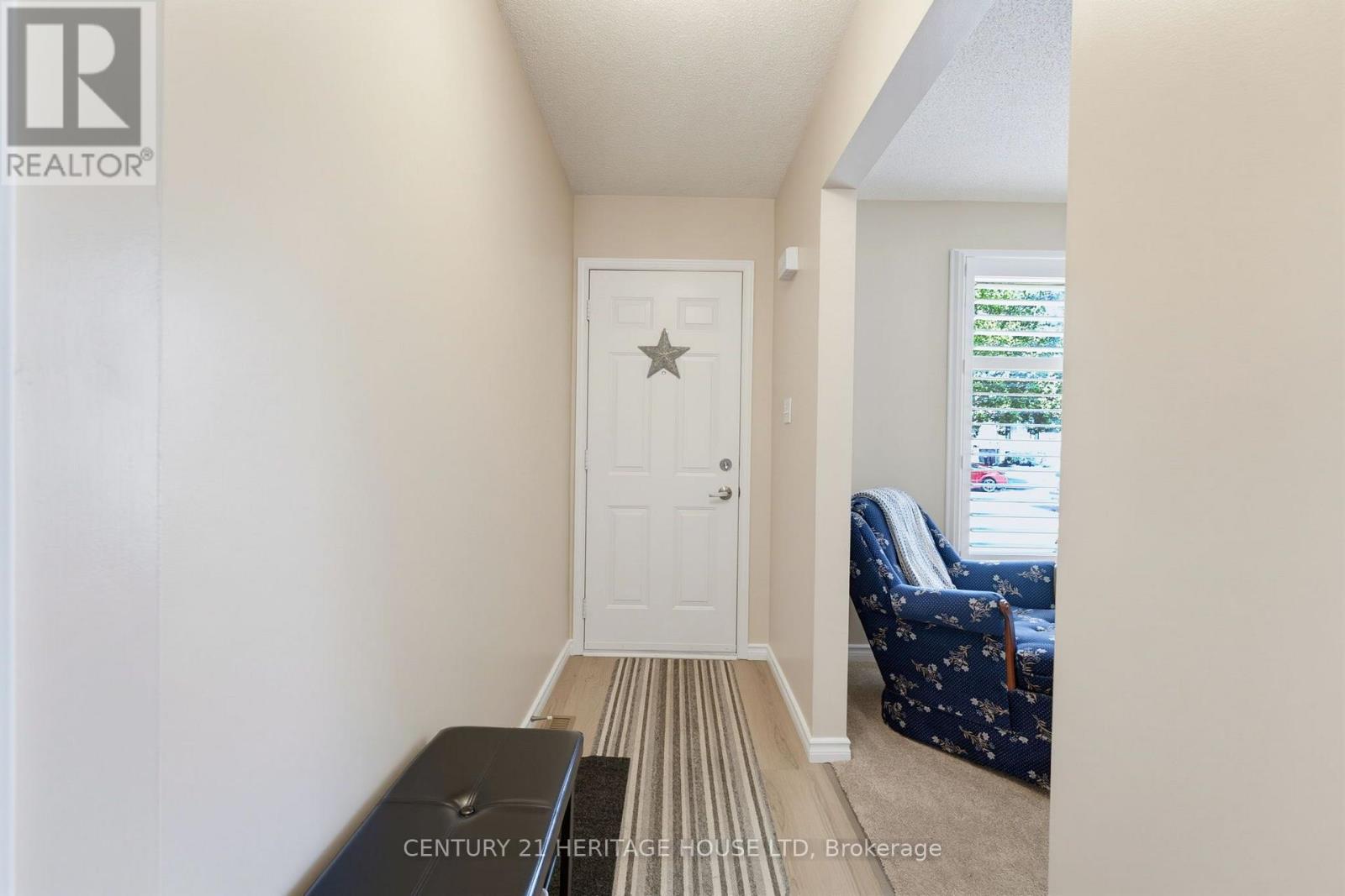 42 BUCHANAN CRESCENT - 4