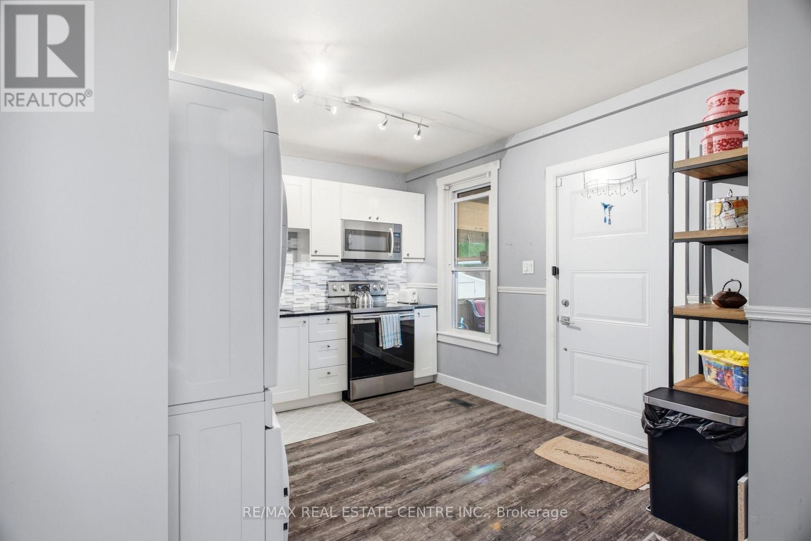 1108 QUEENSTON ROAD - 12