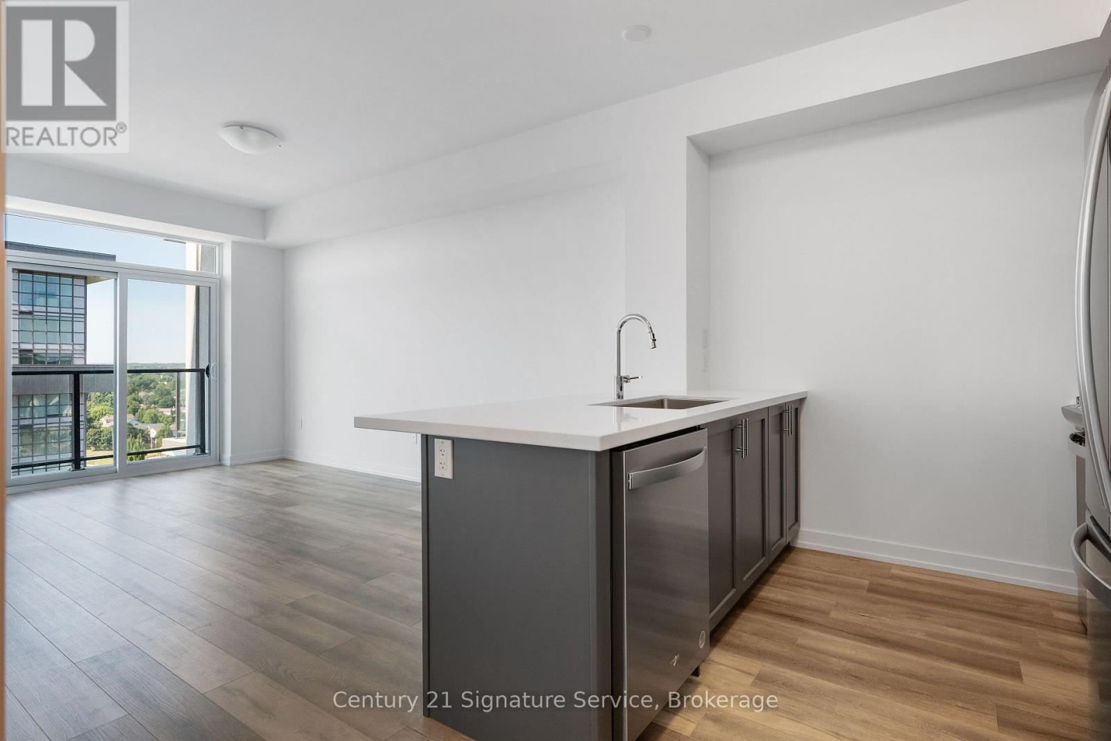 #1013 470 DUNDAS STREET E - 12