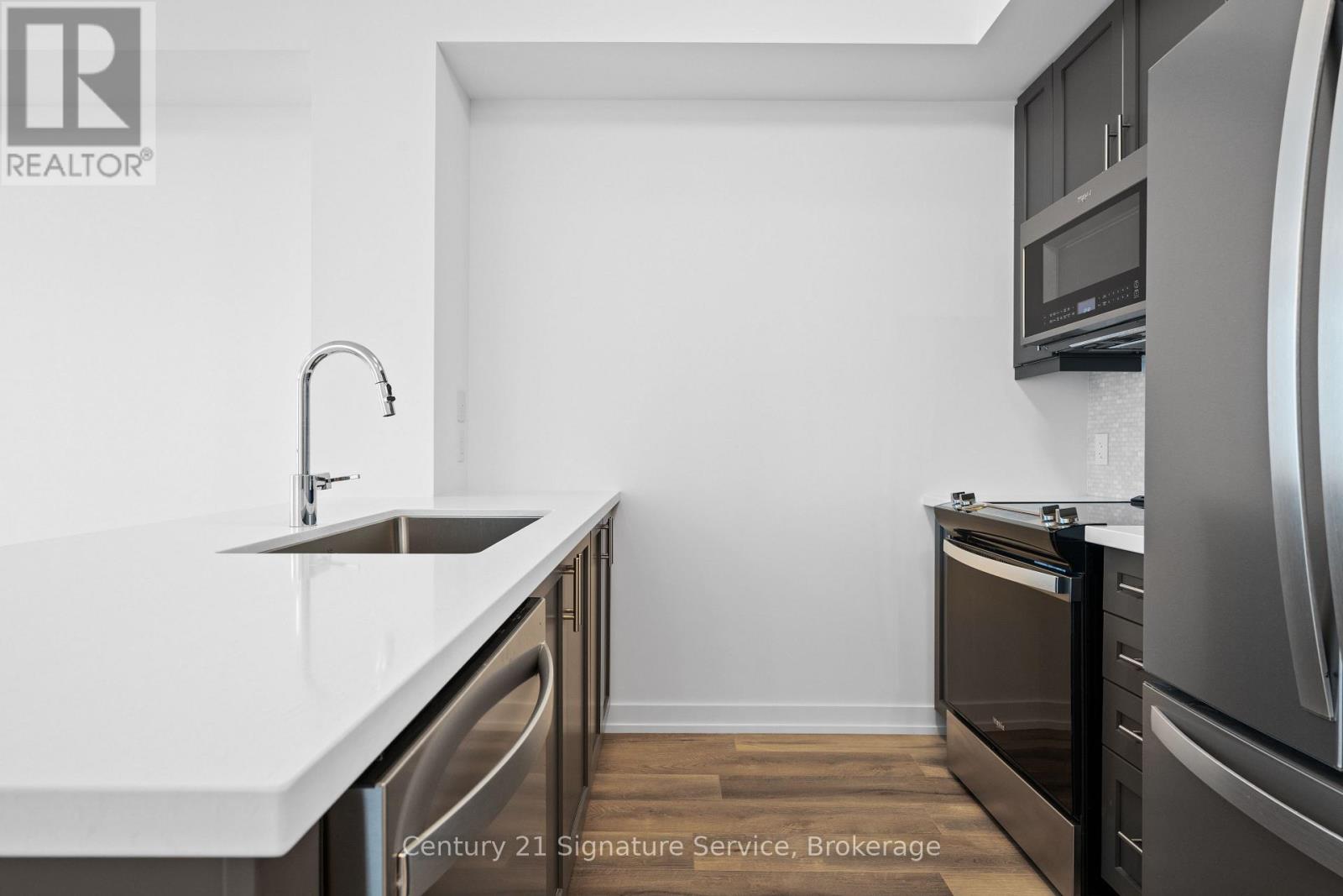 #1013 470 DUNDAS STREET E - 13