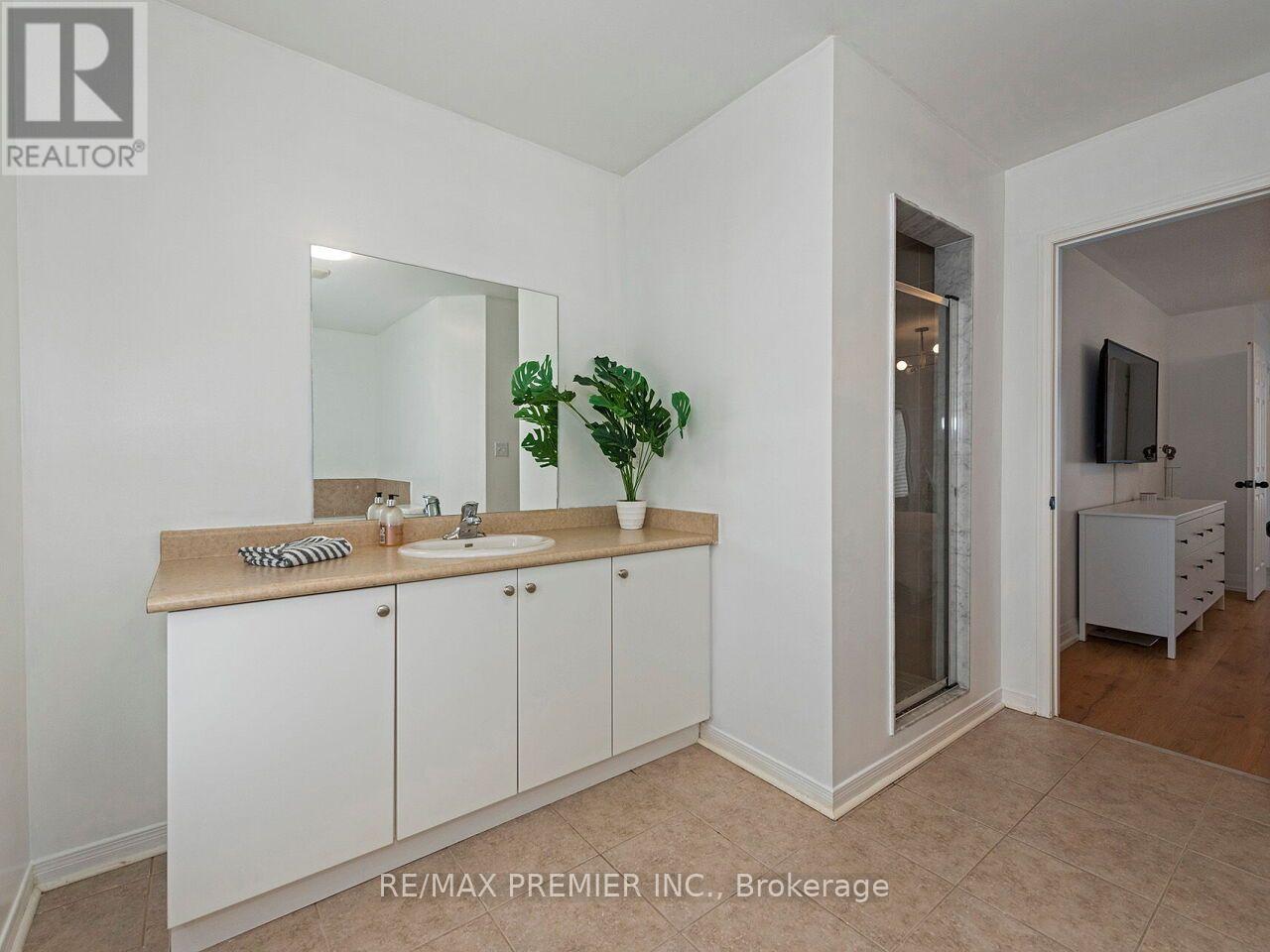 48 ODOARDO DI SANTO CIRCLE - 38