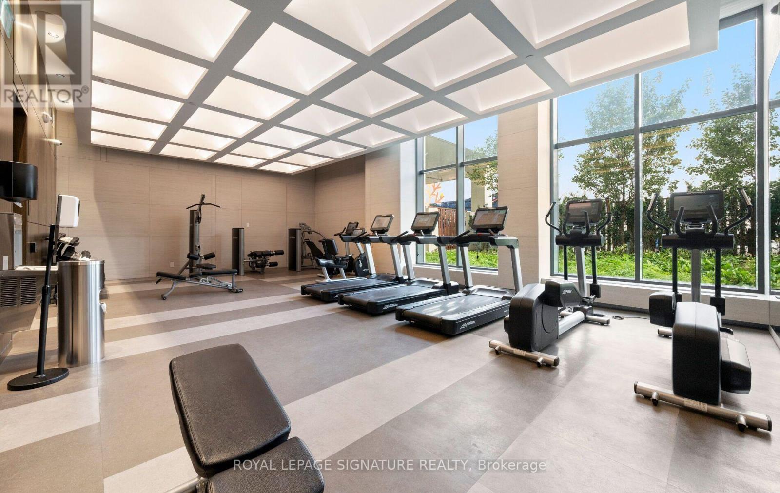 #526 280 HOWLAND AVENUE - 27