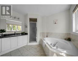 384 Spruce Grove Crescent, Newmarket, ON L3X2X3 Photo 10