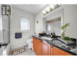 384 Spruce Grove Crescent, Newmarket, ON L3X2X3 Photo 14