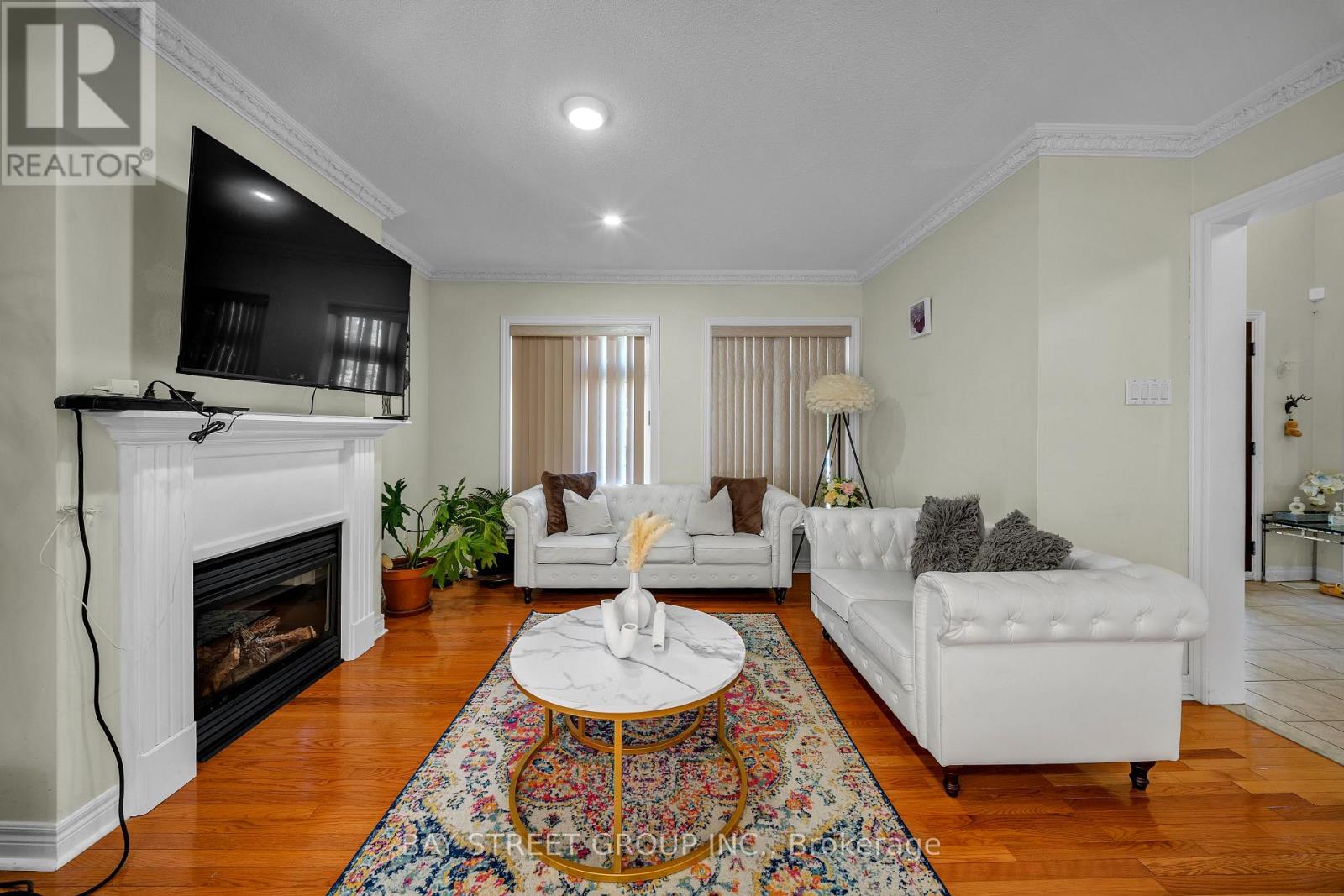 384 SPRUCE GROVE CRESCENT, Newmarket (Woodland Hill) — photo 2